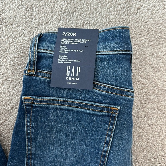 NWT Gap High Rise True Skinny Jean - Picture 2 of 3